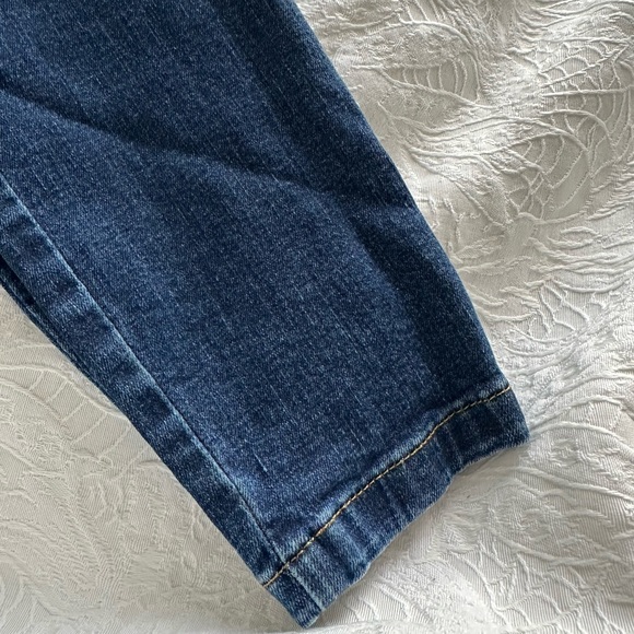 💕HOST PICK💕 Gap Over the Bump Maternity Jeans - size 27 (short) - Picture 9 of 11